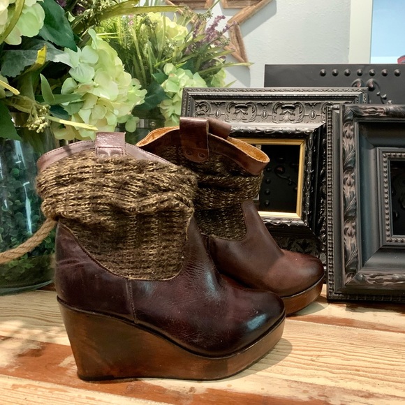 Bed | Stu size 6.5. These little booties are too stinking cute!! - Picture 4 of 4